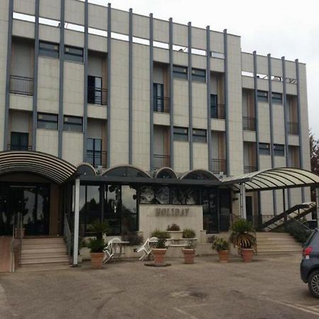 Hotel Holiday 포자 외부 사진